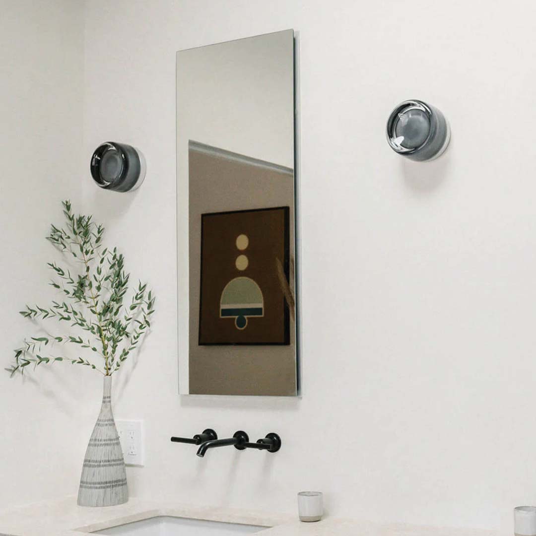 Aplique de pared LED compacto de acrílico y aluminio