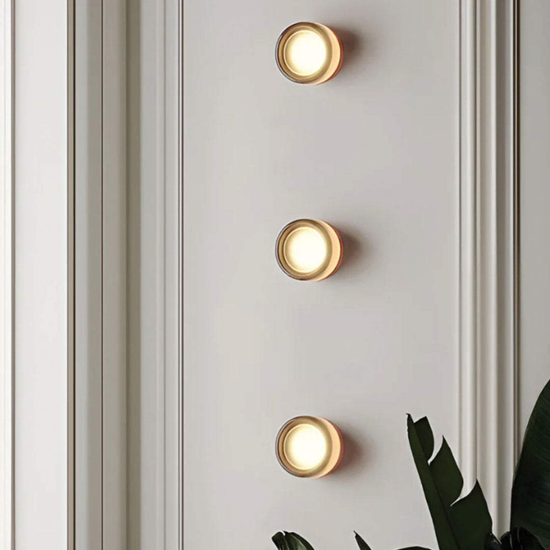 Aplique de pared LED compacto de acrílico y aluminio